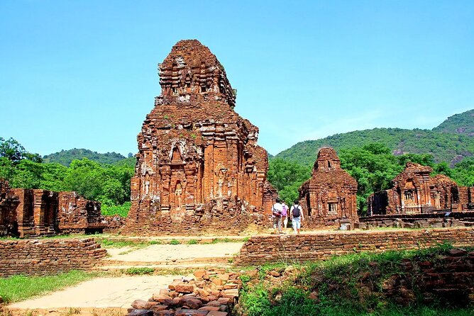 14 Days Classic Vietnam - A Private Tour from Hanoi to Saigon - Hue’s Citadel and Thien Mu Pagoda: Imperial Sites Plus River Calm