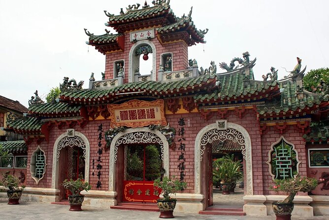 14 Days Classic Vietnam - A Private Tour from Hanoi to Saigon - Ho Chi Minh City First Look: Independence Palace, Notre Dame, Post Office, War Remnants