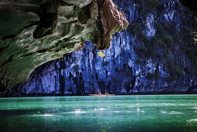 15-Day Private Tour - Vietnam Discovery & Phu Quoc Beach Escape - Ho Chi Minh City landmarks with real context: war museum plus Ben Thanh