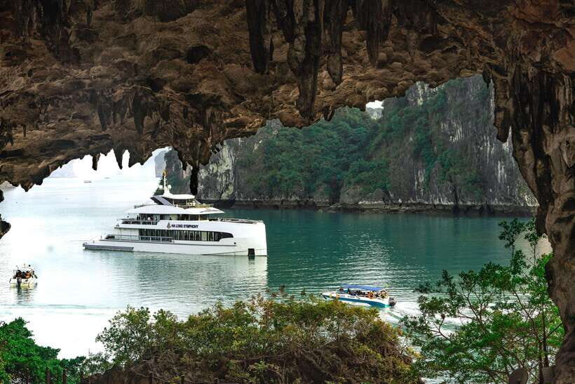 1Day 5 Stars Cruise:Swimming,Hiking & Kayaking, - Kayaking or Bamboo Rowing in a Quiet Lagoon