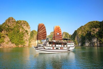 2-Day Boutique Cruise Discover Hidden Gems of Bai Tu Long Bay - Boutique traditional boat comfort: what you really get onboard