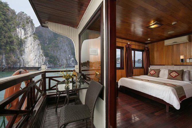 2-Day Halong Bay Overnight Cruise from Hanoi - Sung Sot Cave: the star stop, and how to handle the crowding