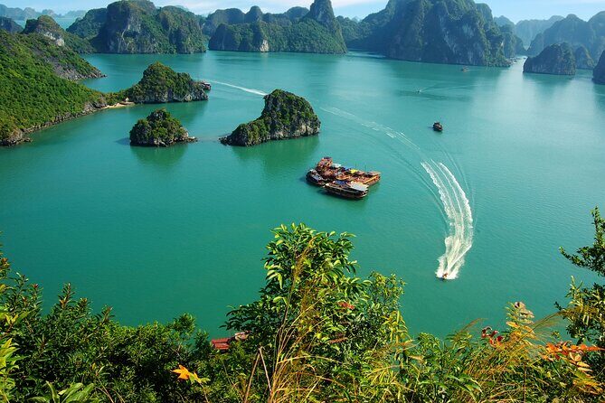 2-Day In Halong Bay Cruise With Transfer From Hanoi - The onboard cooking class: fun skill-building, not a full school