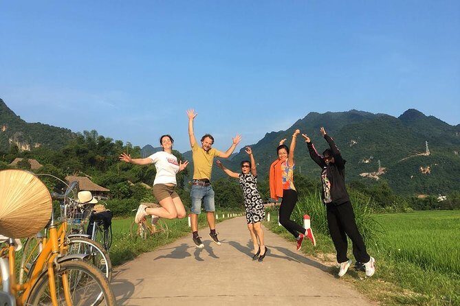 2-Day Mai Chau Valley Tour from Hanoi - Day 2: village trekking and the 1,000-step cave hike