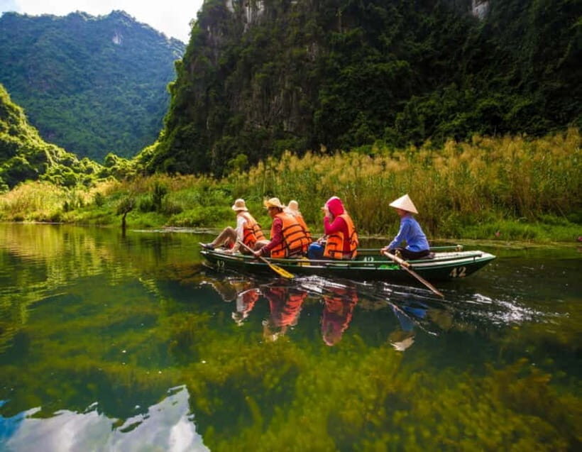 2-Day Ninh Binh Tour with Accommodation & Meals, Small Group - Day 1: Hoa Lu temples, Tam Coc caves, and the 500-step viewpoint