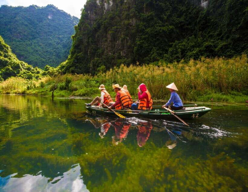 2-Day Ninh Binh Tour with Accommodation & Meals, Small Group - Getting to Ninh Binh smoothly from Hanoi Old Quarter