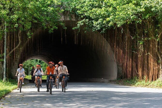 2-Day Visit All Ninh Binh Attractions from Hanoi by local experts - Day 1 Late Afternoon: Mua Cave and the Nearly 500 Steps