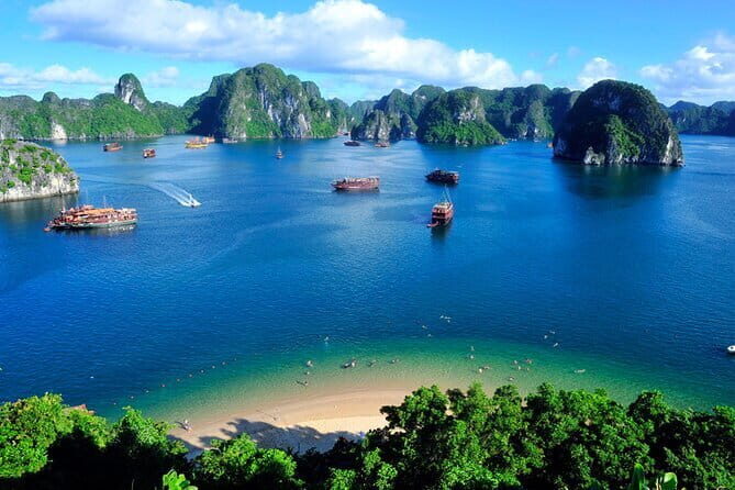 2 Days 1 Night Lan Ha, Ha Long Bay Tour With Licensed Guide - Food, comfort, and onboard extras that make the schedule easier