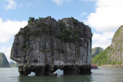 2 Days 1 Night Overnight on Cruise in Halong Bay - What your $126 pays for (and where the value really is)