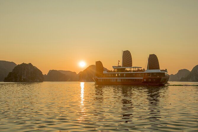 2 Days and 1 Night Tour on Cozy Boutique Cruise in Lan Ha Bay - Day 1 From Ben Beo to Lan Ha Bay: Check-In, Lunch, and First Views