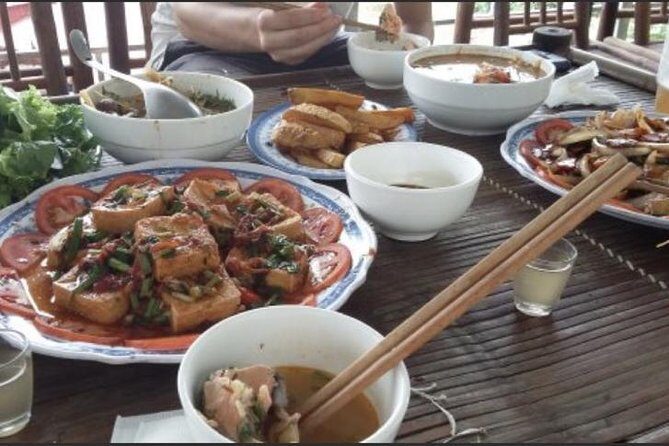 2 Days Homestay: Great Tour with Various Options - Guides, transport, and small comforts that matter