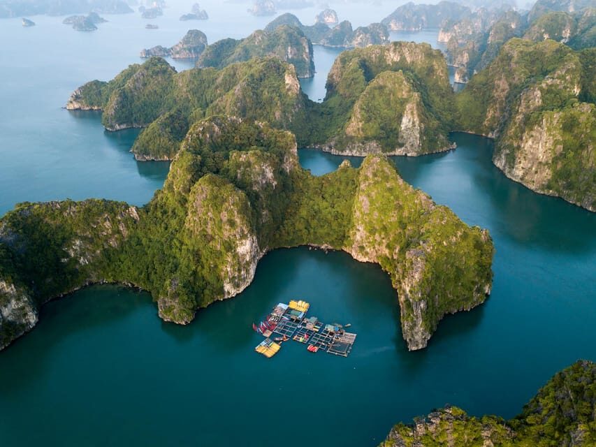 25 minutes sightseeing flight in Halong Bay by Seaplane - The 25-minute scenic route over UNESCO Ha Long Bay