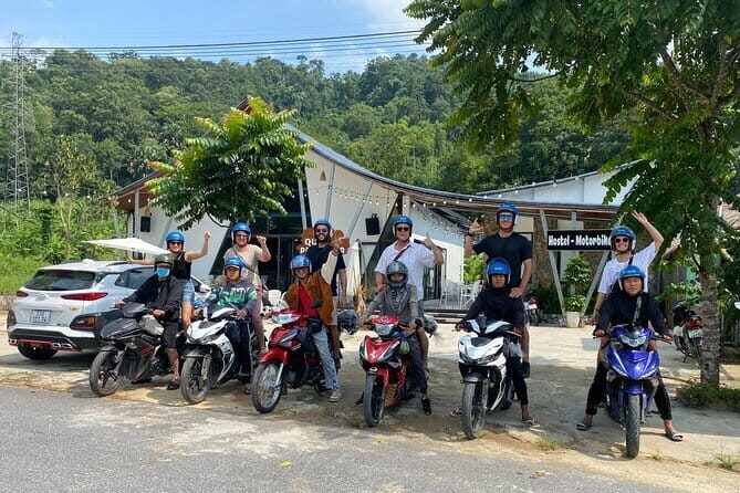 2D1N Bai Tu Long Bay cruises - Vung Vieng floating village: where you trade views for local life