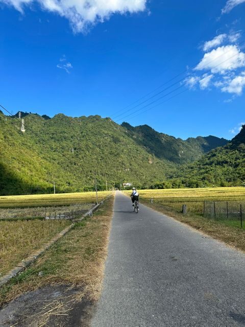 2D1N - Mai Chau for Nature Lovers (Only 3 hours from Hanoi) - Tạt Nàng waterfall: the tea stop, the swim, and how to time it