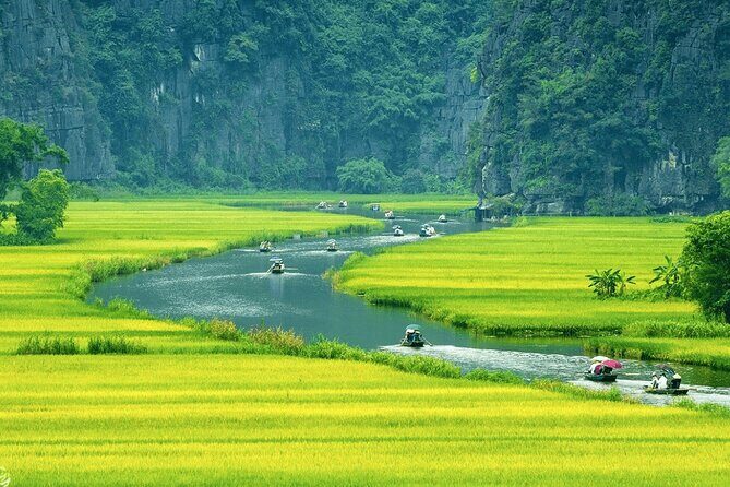 2Day-1Night: Hanoi-Ninh Binh-Ha Long Bay-Overnight in Tam Coc - The sunset party on the boat: why it matters