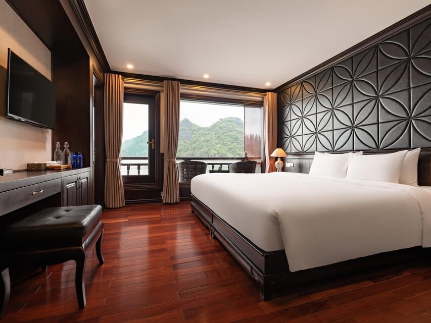 3-Day: 5-star Cruises Lan Ha & Halong Bay w/Viet Hai Village - A 5-star Cruise That Actually Connects Two Famous Bays