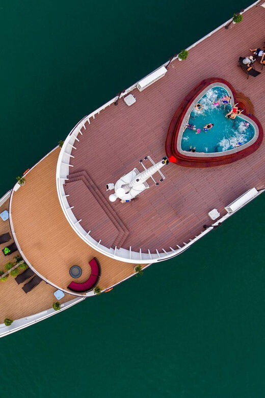 3-Day: 5-star Cruises Lan Ha & Halong Bay w/Viet Hai Village - Ba Trai Dao Islets: Kayaking and Beach Time Without the Crowds