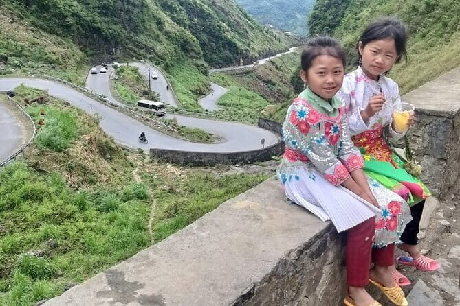 3-Day Ha Giang Jeep or Car Tour - Day 3: Lung Tam linen weaving village, Du Gia waterfall time, and homestay breakfast