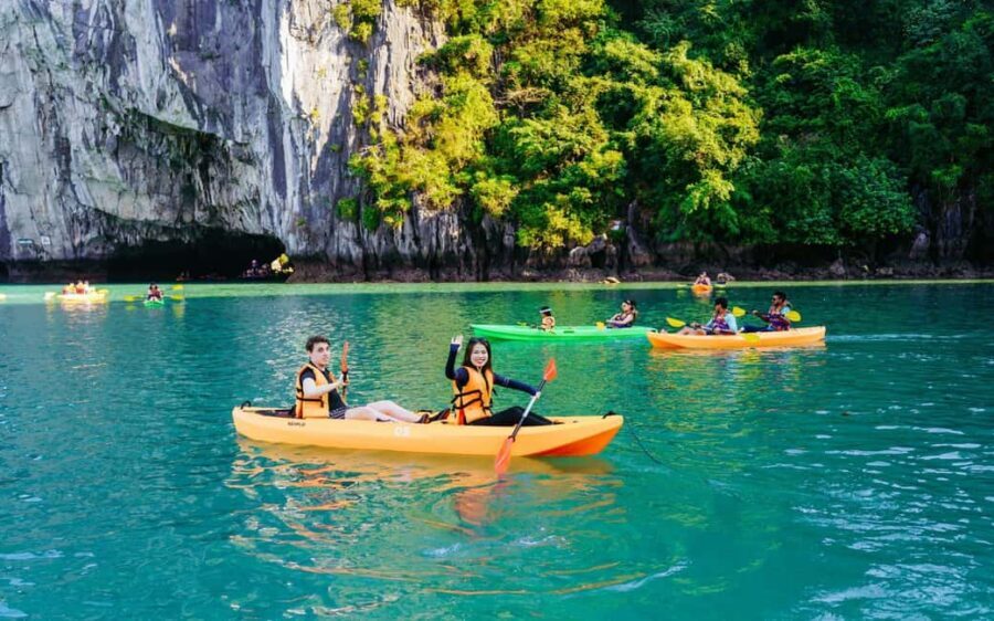 3-Day: Ha Long–Lan Ha Bay & Ninh Binh 5 Stars Cruise - Trang An tunnel cave boat ride and Mua Cave steps: the classic finish with a real workout