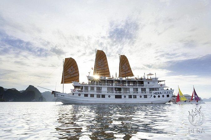 3-Day Hera Cruise Tour in Halong Bay from Hanoi - Day 2: Trinh Nữ Cave, Three Peaches Beach, and learning about pearls