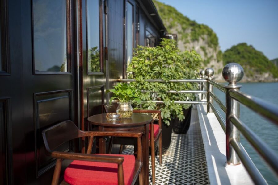 3-Day Ninh Binh Bungalow & Ha Long Bay 5 Star Cruise - Halong Bay Day 2: cruise life plus caves, kayaking, and Titop Island