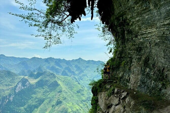 3 Days All Inclusive Strawberry Ha Giang Small Group Tour - Who should book this 3-day StrawberryHouse tour?