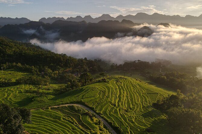 3 Days Pu Luong Off-road Trekking Best for Mountain Lovers - Day 2 in Pu Luong: the S-shaped hike, Chom Lan weaving, and Hieu Waterfall lunch