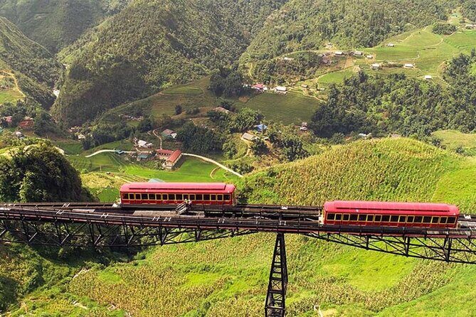 3 Days Tour & Fansipan Mountain Hotel & Bungalow from Hanoi - Day 1 in Sapa: Colorful Costumes, Cat Cat Waterfall Walk, and an Easy Evening
