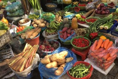 3 Dishes cooking + Egg Coffee bonus & Local Market Tour - Dong Xuan Market: How to Shop Like You Mean It