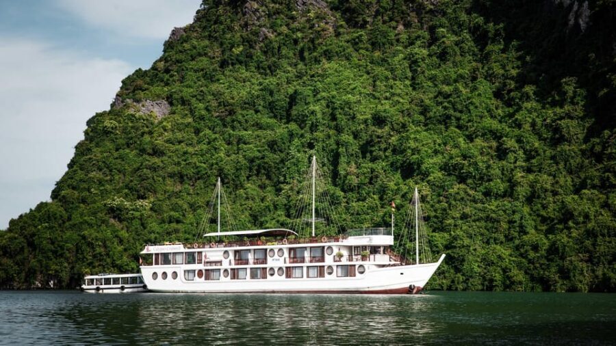 3D2N Lan Ha Bay by Calypso Cruises - Cabin comfort: A/C, bathtub, and how to use it well