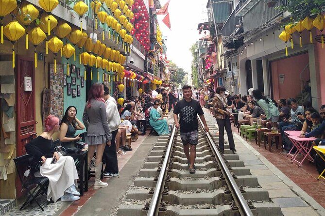 4 Hours Private City Tour with Highligh Train Street - Temple of Literature: Vietnam’s first university in 45 minutes