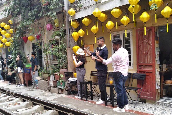 4 Hours Private City Tour with Highligh Train Street - From cha cá area to Train Street: why the first stop matters