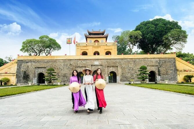 7 Days Explore Vietnam Trip - Days 3-4 on Halong Bay: cruise life, Titov Island, Luon Cave, and Sung Sot