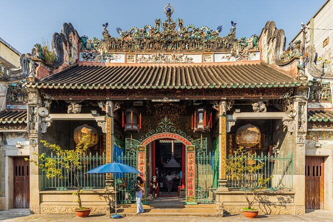 8 days 360° Vietnam Adventure from Hanoi - Halong Bay on cruise time: Sung Sot Cave, Ti Top, kayaking, and an early Tai Chi