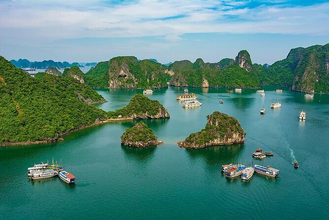 A Day in Paradise: Halong Bay Shore Excursion - The Ha Long Bay cruise segment: the part you’re really paying for (about 2 hours)