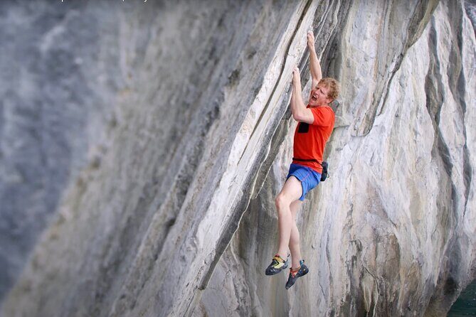 A half day deep water soloing in Lan Ha Bay - Cat Ba. - Three Brothers: Where Route Choice Gets Serious
