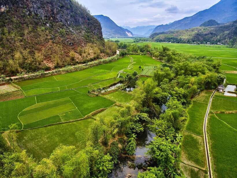 Amazing Mai Chau Day Tour- Small Group with Biking and Lunch - Biking the valley: Rice fields, limestone country, and village life
