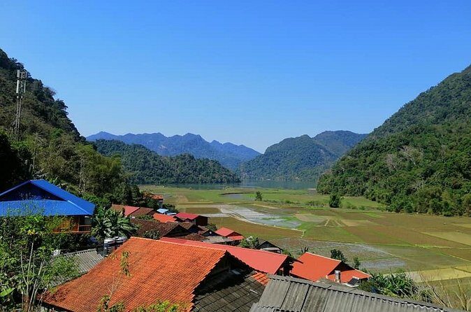 Ba Be National Park With Boat Trip, Kayaking, Swimming, Trekking And Cycling - Cycling to Hua Ma cave: moving fast, then pausing for the cave