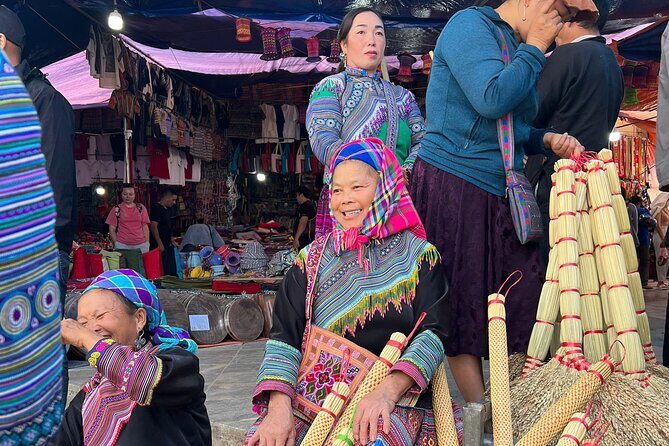Bắc Hà Sunday Market Tour 2 days and 1 night - The English guide and small-group size: where the real value shows