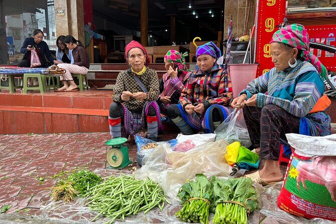 Bắc Hà Sunday Market Tour 2 days and 1 night - Day 1 in Bac Ha: lunch, village trekking, and corn wine culture
