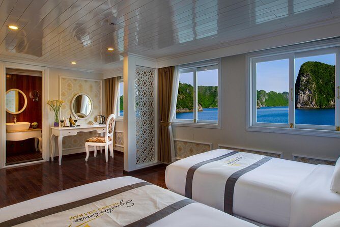 Bai Tu Long bay Luxury Cruise 2D/1N: Less touristy places, Kayaking, full meals - What to pack so kayaking and cave time don’t annoy you