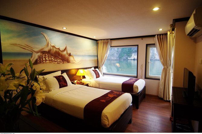 Bai Tu Long bay Luxury Cruise 2D/1N: Less touristy places, Kayaking, full meals - Day 2: Thien Canh Son Cave option, then checkout without losing the views