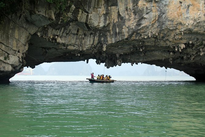 Bai Tu Long boutique & budget cruise 2D: Kayaking, swimming at pristine palaces - Kayaking and swimming: how to get the most out of the water time