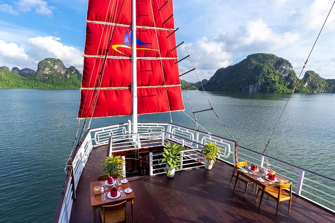 Bai Tu Long Luxury Day Cruise - Fishing Village, Kayak - Vung Vieng Fishing Village: kayaking and bamboo boat life