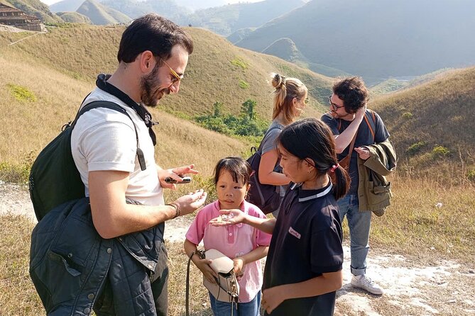 Ban Gioc Waterfall 1,2,3 days - Daily tour/Open tour/Private tour - Stop 5: Quang Uyen craft villages—paper, incense, knives, tiles