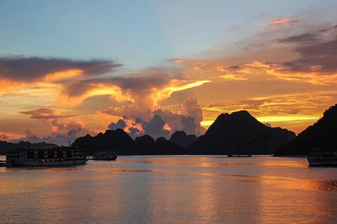 Beauty of Vietnam and Cambodia holidays and package in 15 days water way - Ha Long Bay without the “tour bus rush”: sunrise and Bai Tu Long