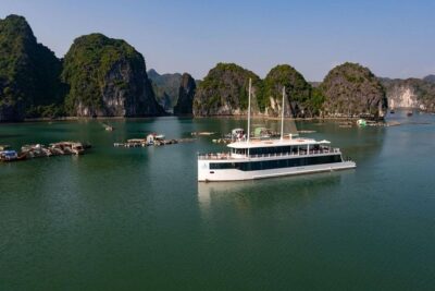 Best Cruise In Halong Bay - Jade Sails Cruise - Boarding Jade Sails: Modern Ship Comfort for a Full Day