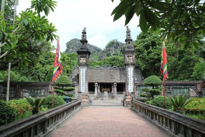 Best selling - Luxury Ninh Binh - Hoa Lu - Trang An - Mua Cave Day Tour - Hoa Lu temples: the 10th-century starting point