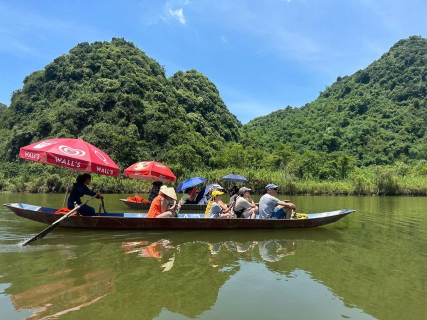 Best trip Perfume Pagoda Full Day - Lunch in a local restaurant: fueling the cave part