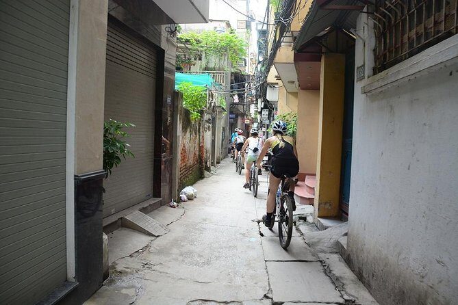 Bicycle Tours Hanoi: Half Day Hanoi City Bicycle Tours - Hữu Tiệp Lake and the Downed B-52: history with real context